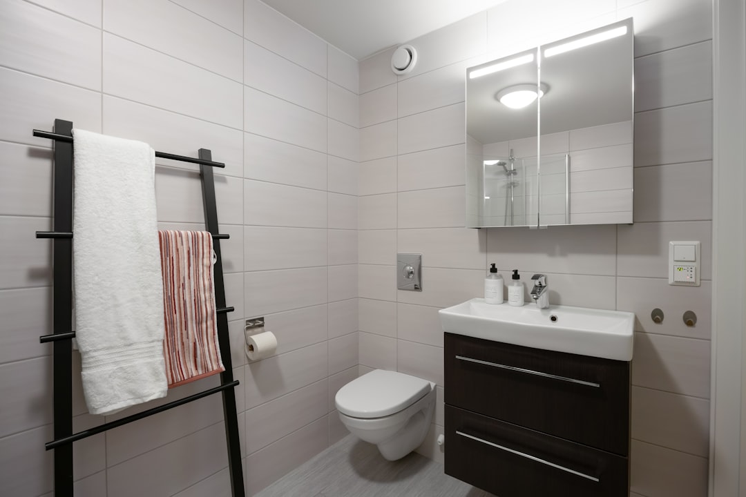 Photo bathroom remodel contractors